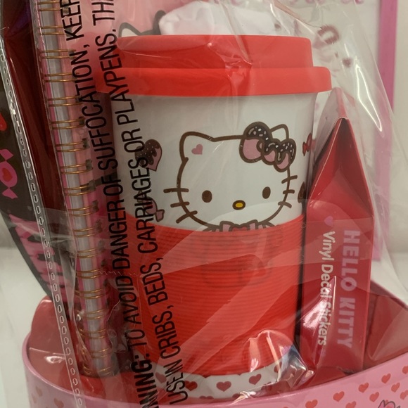 Valentine's Day Hello Kitty Gift Set. Brand New. - Picture 4 of 8